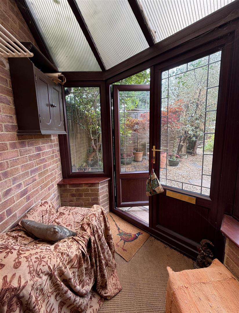 Hollybush Close, 
